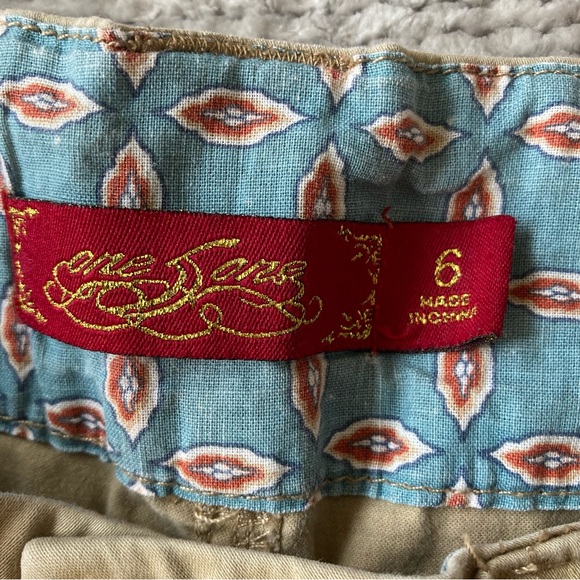 One Song Women’s Khaki Shorts Size 6 Rolled Cuff Brass Buttons Neutral Classic - Picture 4 of 9